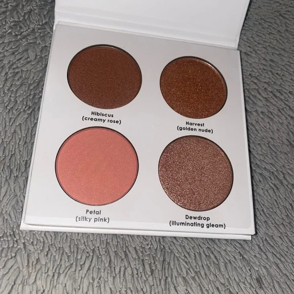 Seraphine botanicals blush and luminizer palette - Picture 2 of 2